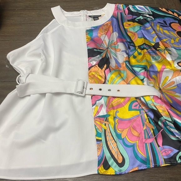 Ashley Stewart Sleeveless Butterfly White Floral Blouse plus Size 30/32
NWT - Picture 2 of 8